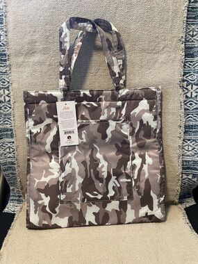 Lug Runner Tote - Camo - NWT